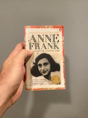 The Diary of a Young Girl - Paperback By Frank, Anne - GOOD